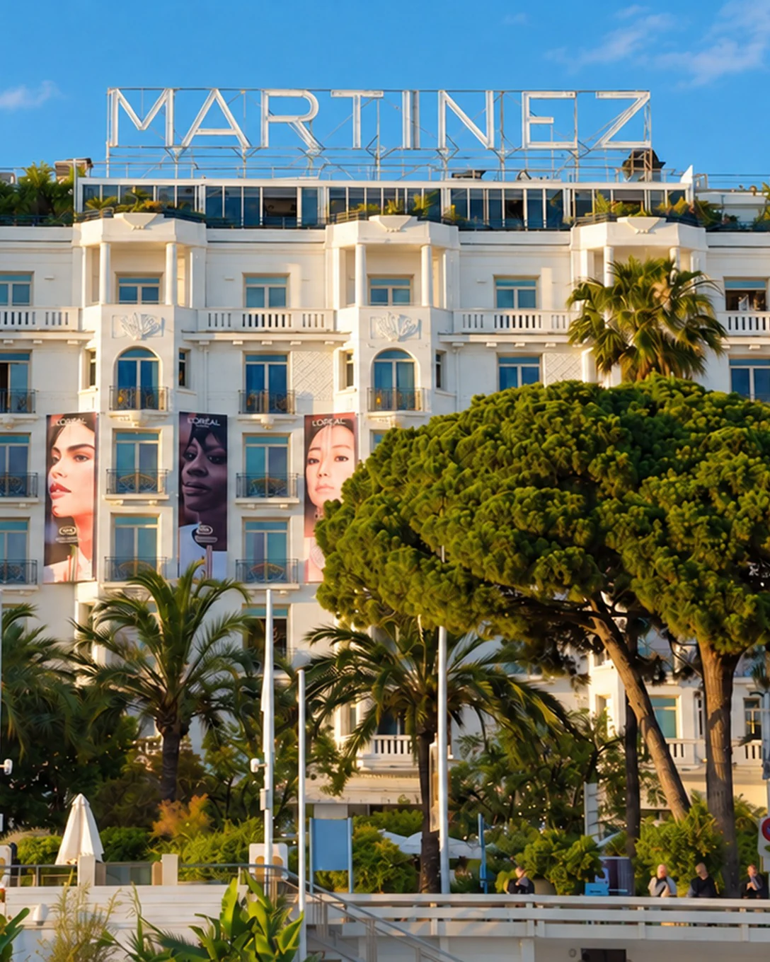 La façade Art déco de l’Hôtel Martinez, sur la Croisette, à Cannes