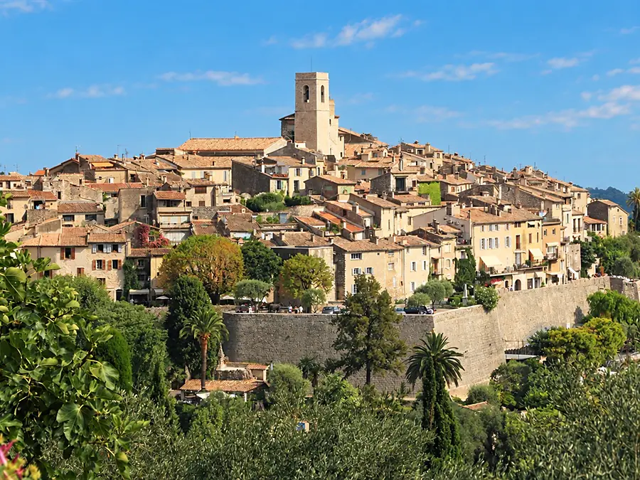 The hilltop village of Saint-Paul-de-Vence, its bell tower and its ramparts